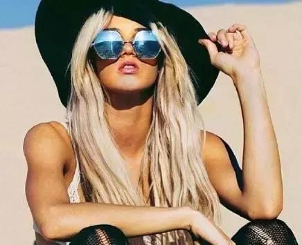 多带几件小物妥妥提升旅行幸福感,周末出游必备的三件单品