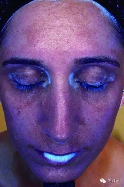 有防晒指数的粉底可以代替抹防晒霜吗？为什么防晒还是晒黑了呢？关于防晒的一切都在这里了