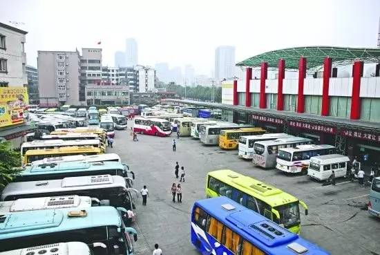 一定要“曝光”一下，这个警察的找鸡故事……