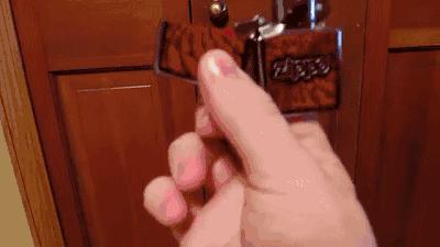 火到爆的玩法,火机花式玩法手指带火教学