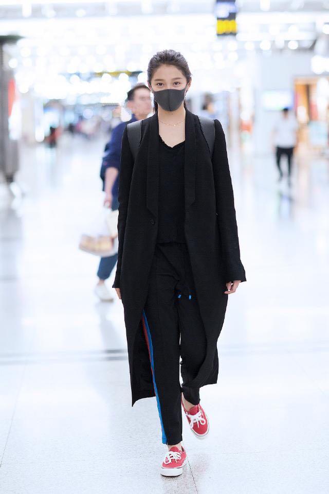 关晓彤黑色造型图片,关晓彤全黑造型私服