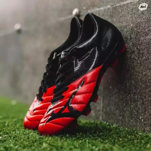 他们都穿什么篮球鞋,他们穿着什么用英语怎么说