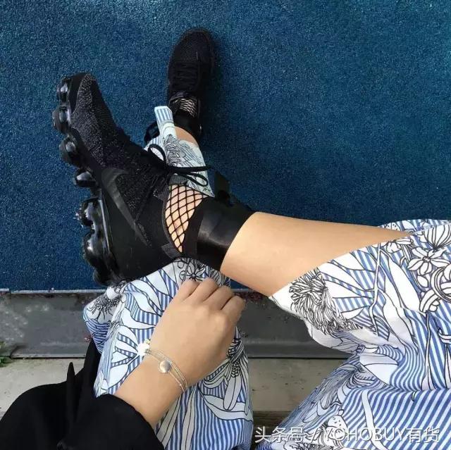 这8双令直男羡慕拥有的女生专属Sneaker,你买了吗?
