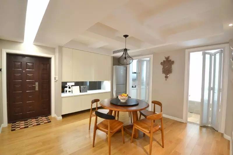 餐桌可以对着入户门吗,入户门对着餐桌如何装修