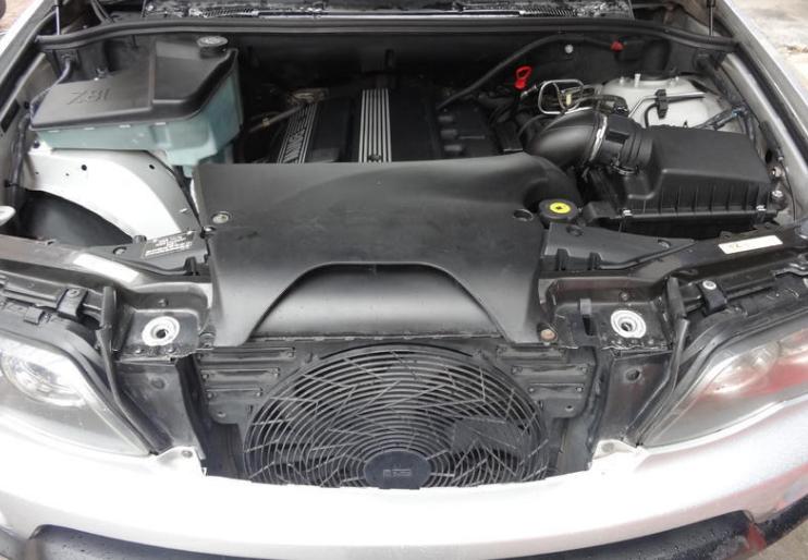 17款宝马x5二手车多少钱入手,27万能买到哪年的宝马x5