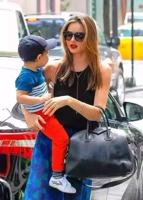 山寨回力鞋杨幂穿,杨幂回力鞋有木有字母