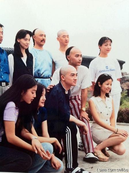 林心如老佛爷,让老佛爷躺在地上合照