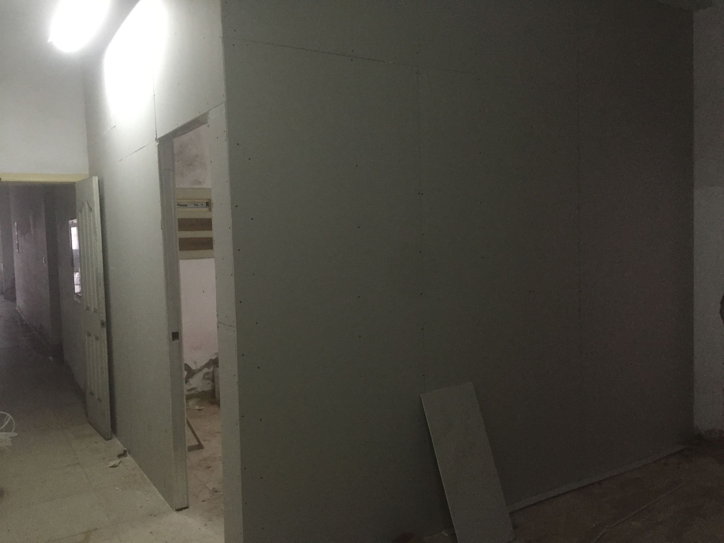 简单吊顶一般几天完成,地面170平方吊顶工费多少钱