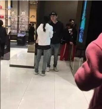 王思聪豆得儿领证了吗,思聪豆得儿照片