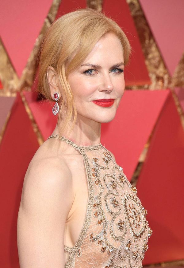 赵薇周迅章子怡红毯,赵薇章子怡百花奖同台不互动