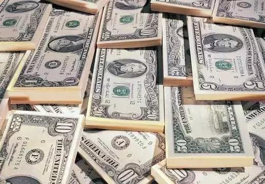 那些长期一个人旅行的人,经常旅游的人一般是干什么的