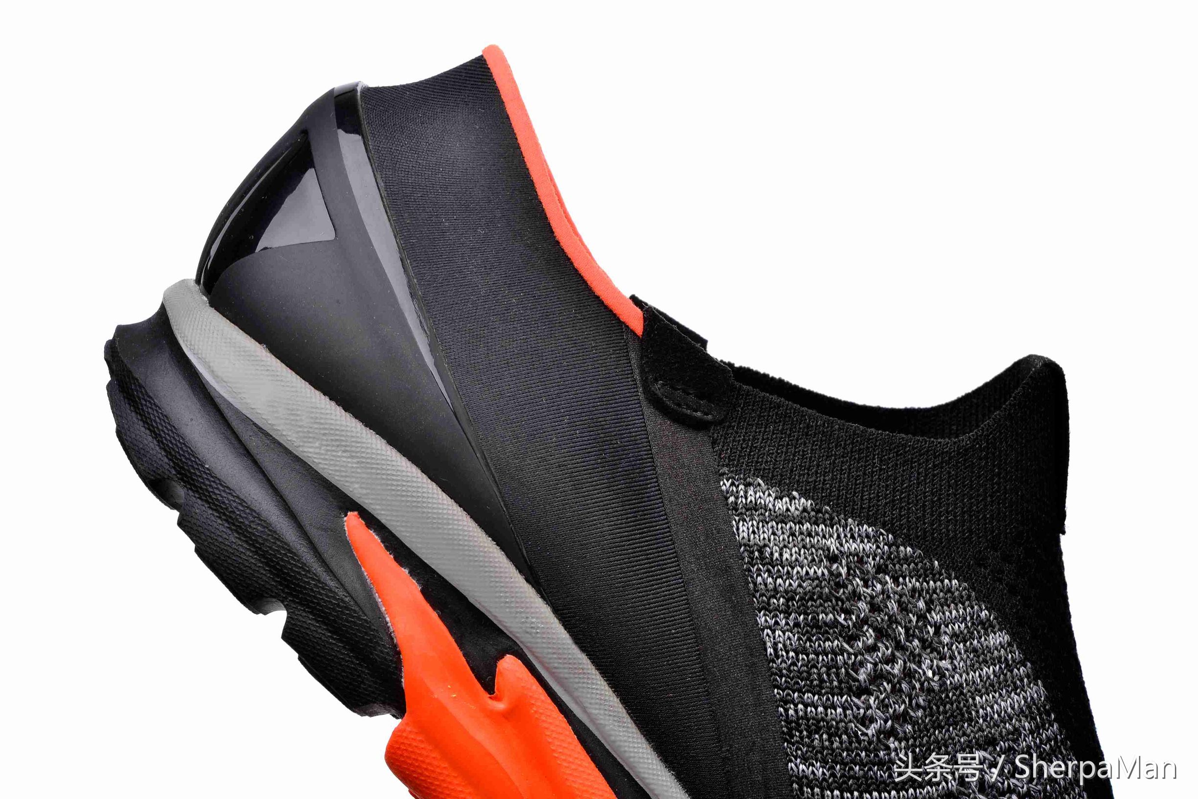 男流行穿鞋不穿袜子,现在的男生都不穿皮鞋