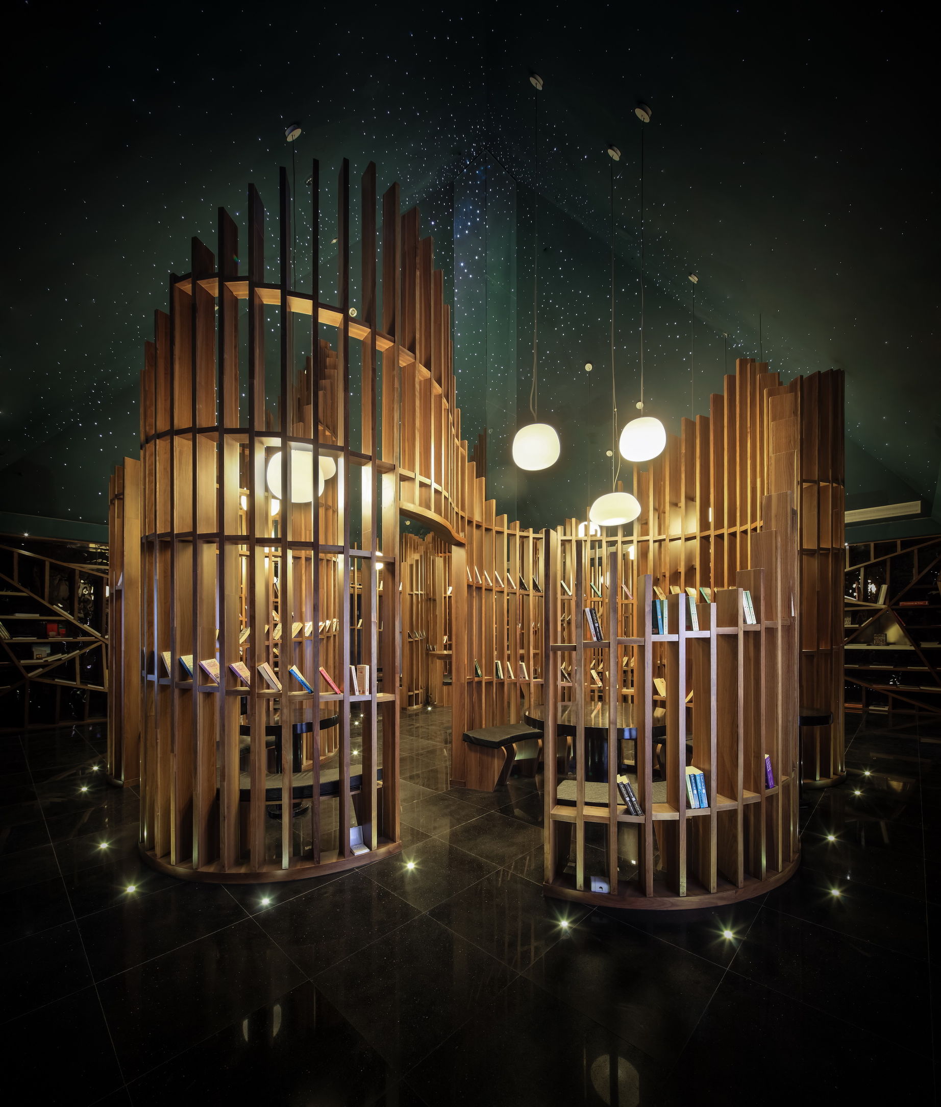 「爱书为书痴，钟书如爱女」钟书阁：让书店美成艺术馆