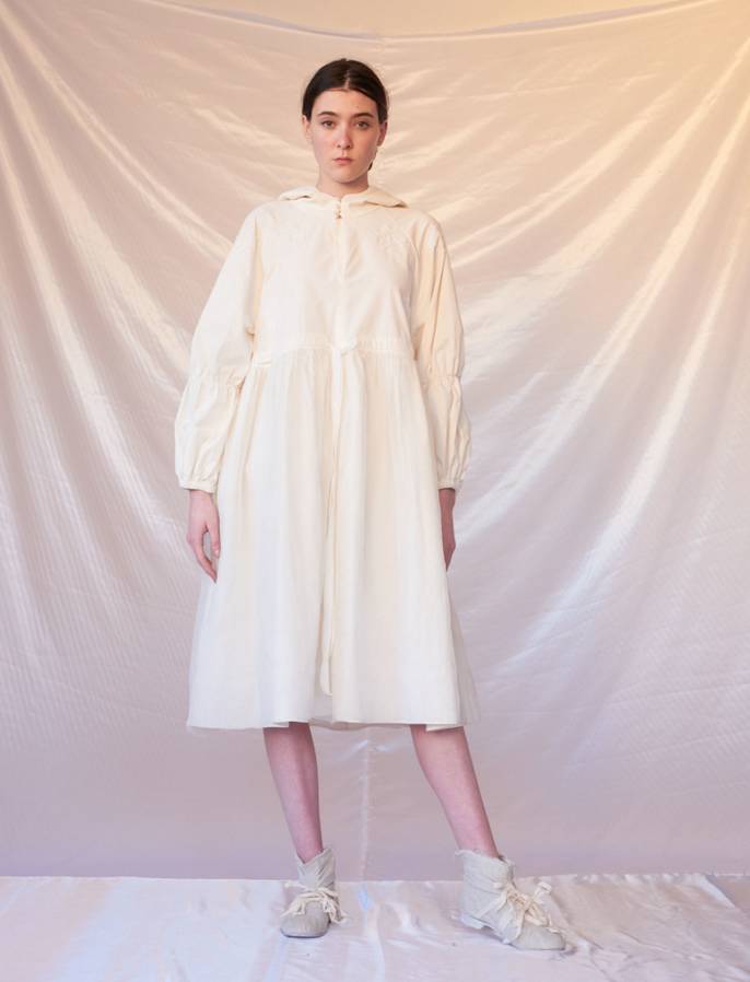 二姨谈时尚｜RenliSu：伦敦升起中国星，米色绿色蓝色