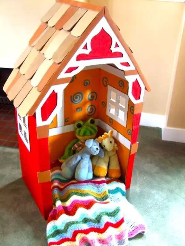 废纸箱做户外儿童玩具,废纸箱做可爱的宝宝