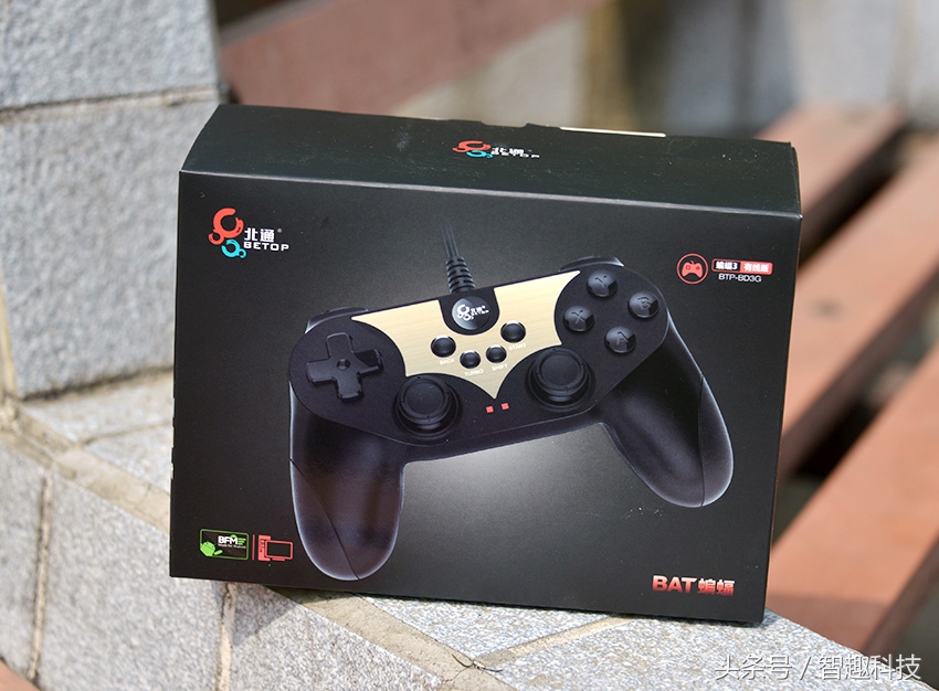 用手感受声音的振动,用手感受生活的律动