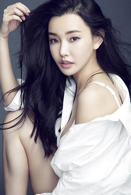 王晶最近携手的两位女明星是谁,王晶的晶女郎传奇是否还能再续