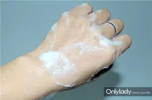 能让皮肤变光滑细腻的沐浴露,护肤效果好的沐浴露