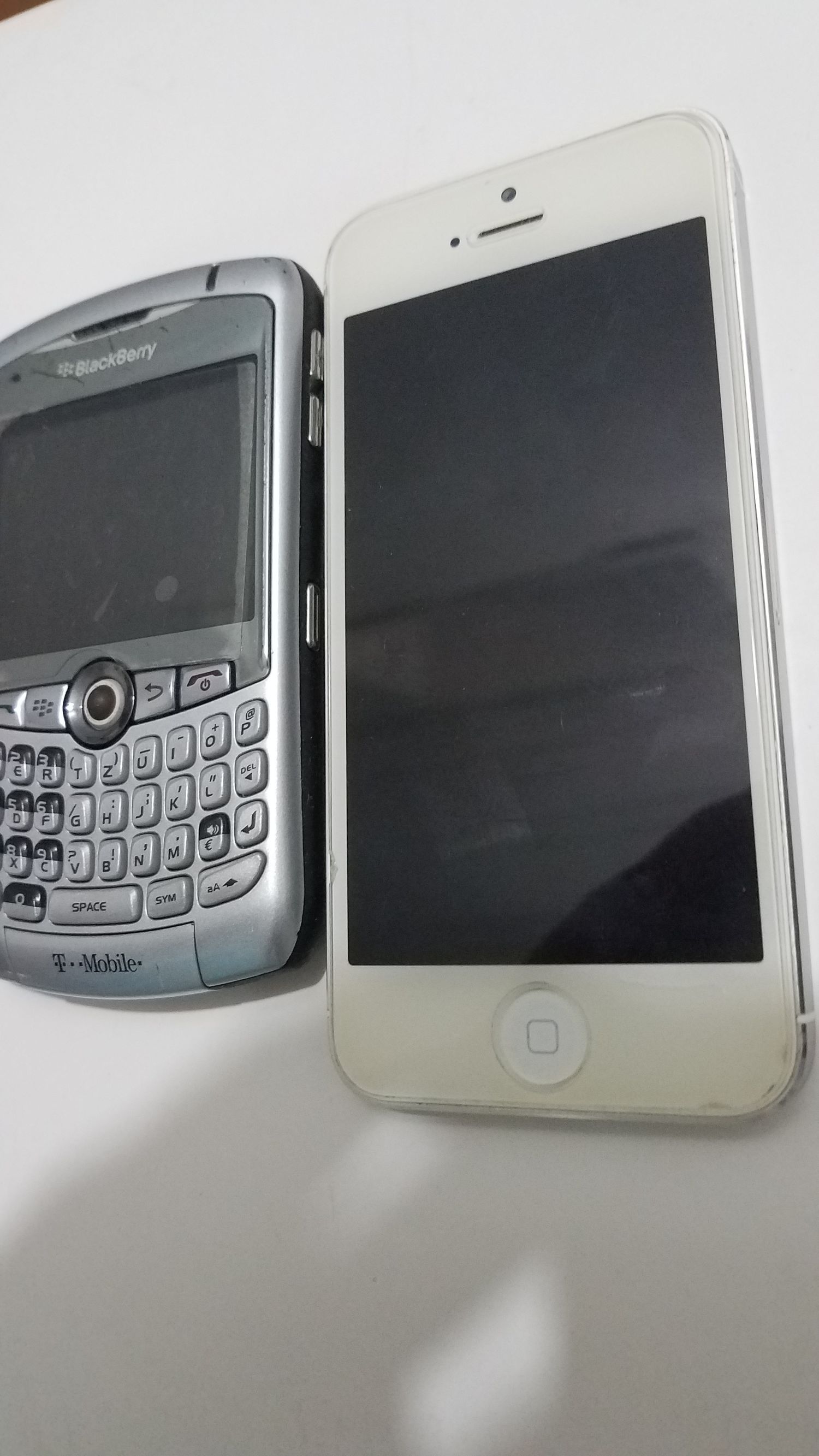 情怀充值！80块买的黑莓8310做备用机体验