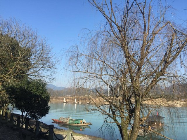 远山如黛原诗,远山如黛什么意思