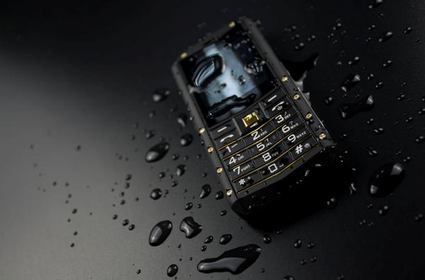 agm手机使用真实感受,agmh2三防手机暴力测试看着真舒服