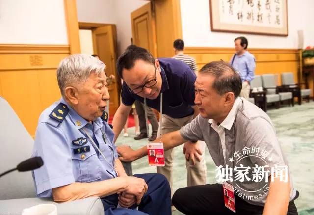 阎老走了,也许你熟悉舞台上的他,却未必了解生活中另一个他