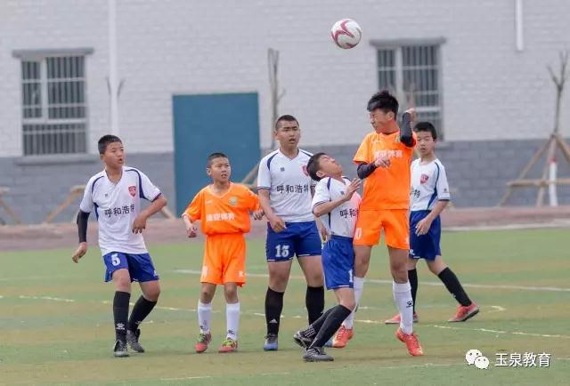 校园足球赛获冠军的喜报,足球代表队获全市冠军