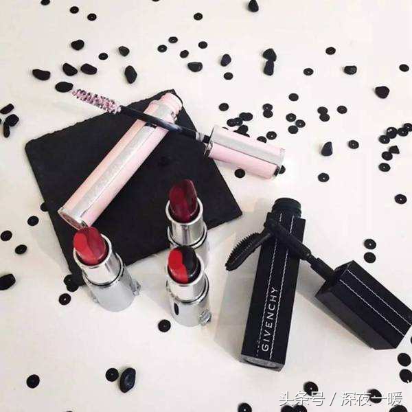 口红你这粘人的小妖精，深感大家对口红真是爱的深沉啊