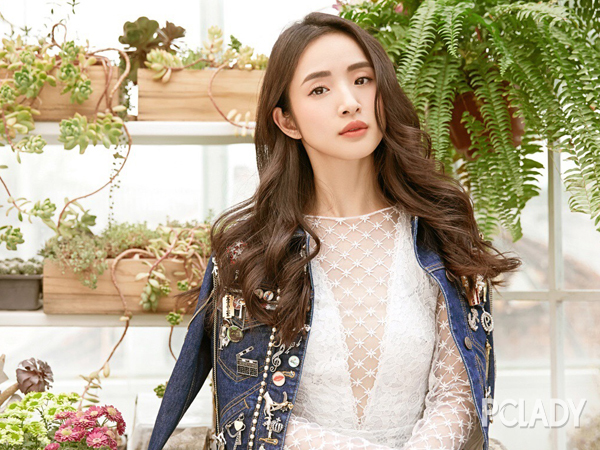 林依晨优雅气质笑容甜美让人心动,林依晨造型被吐槽