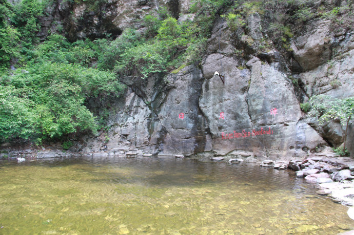 京西“小九寨”，最美双龙峡，带孩子去坐森林小火车