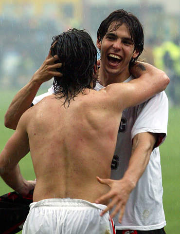 卡卡ac米兰处子秀,卡卡ac米兰庆祝高清壁纸