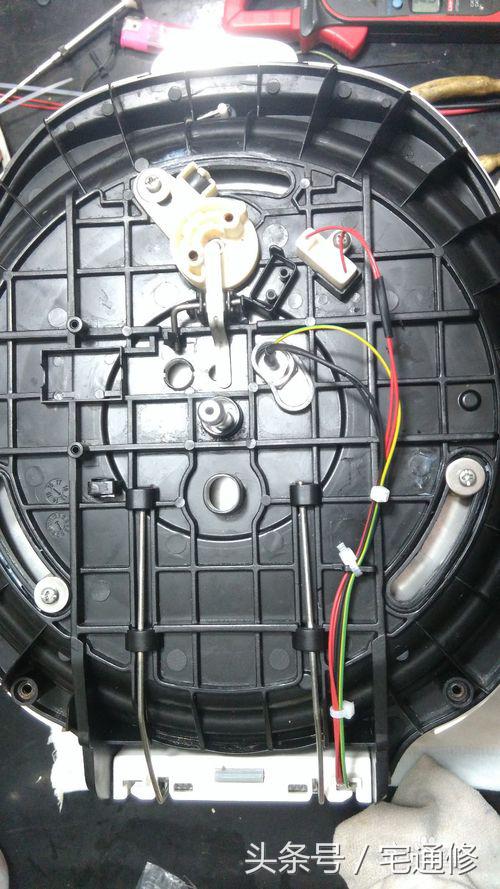 电压力锅不工作了出现e0,电压力锅通电一会显示e4