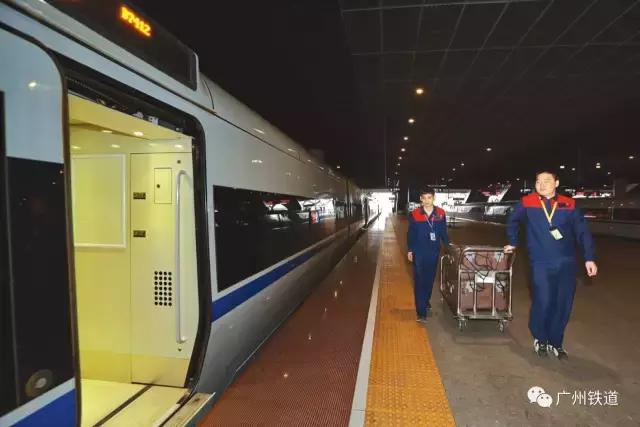 飞机餐为什么比高铁好吃,航空餐哪个最好吃