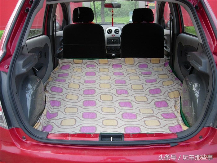 66岁老夫老妻自制房车旅游,60岁老夫妻自改房车自驾游