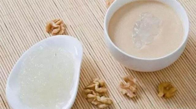 燕窝的正确炖法和吃法孕妇怎么吃 (怀孕期间孕妇什么时候吃燕窝最好)