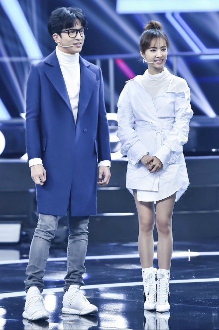 袁姗姗娜扎撞衫谁更美你说了算,袁姗姗周冬雨