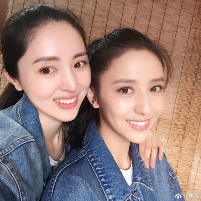 佟丽娅和董璇合照穿的小香风,佟丽娅和董璇撞衫