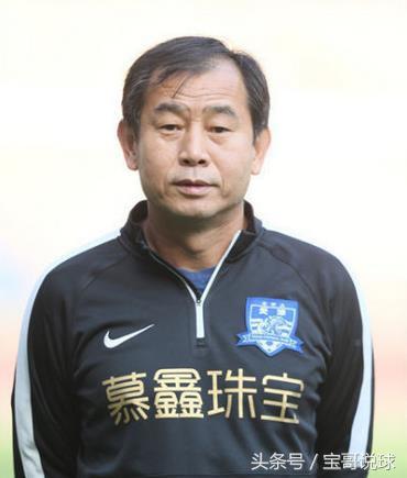 他效力津门虎十六载，外号“火箭艇”，35岁时还宝刀未老！