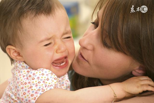 小孩掉床怎么预防,一岁多的宝宝掉床受了惊吓咋办