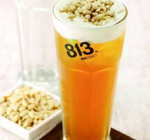 军事化管理、选址偏僻,这位台湾老炮却做出了茶饮界的爱马仕!