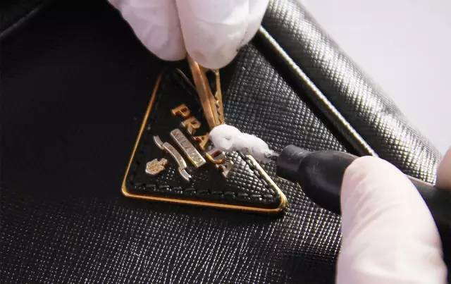 奢侈品包五金掉色怎么解决,奢侈品包包五金修复方法