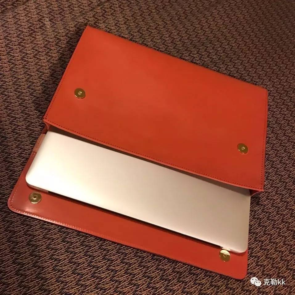 怎样拿手拿包 (手里拿包怎么有腔调)