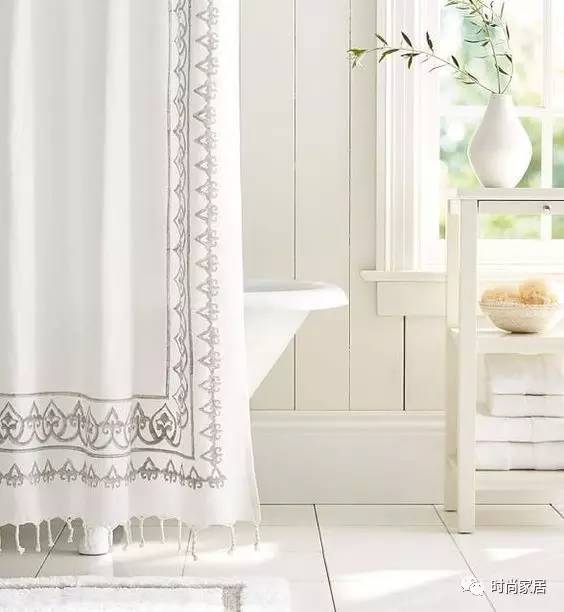 自从卫生间有了浴帘,浴帘太轻了洗澡怎么处理