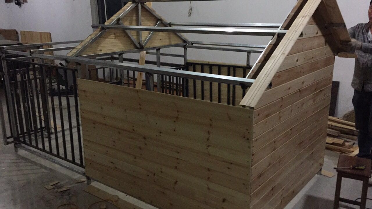 怎么给狗狗做个简易的狗窝,如何自制狗狗户外防雨大型狗窝