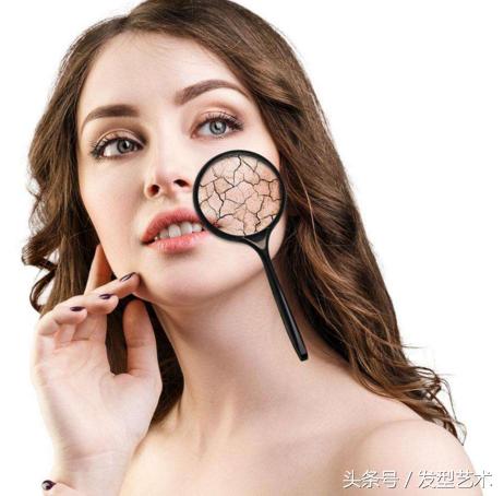 脸上毛孔粗大是什么原因引起的,皮肤粗糙暗沉毛孔粗大怎么改善