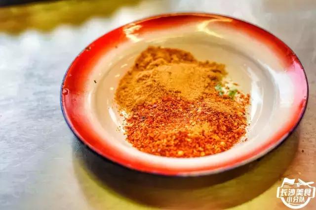 各种特色烧烤欢迎大家都来品尝,最好吃人气最高的烧烤