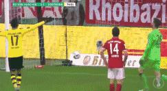 不到一礼拜两个杯赛都泡汤了了,德甲巨人怎么了?