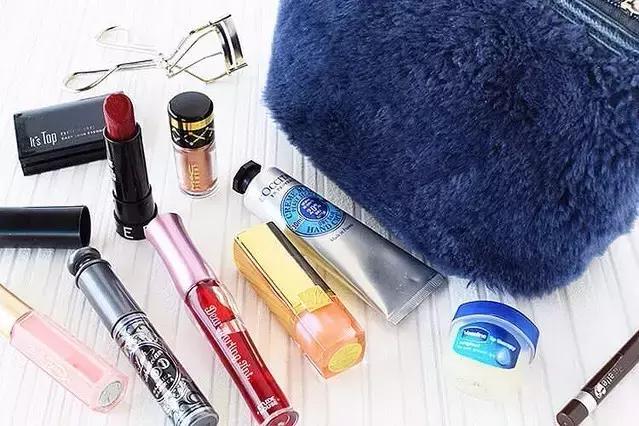 你过得好不好,翻翻你的化妆包就能知道