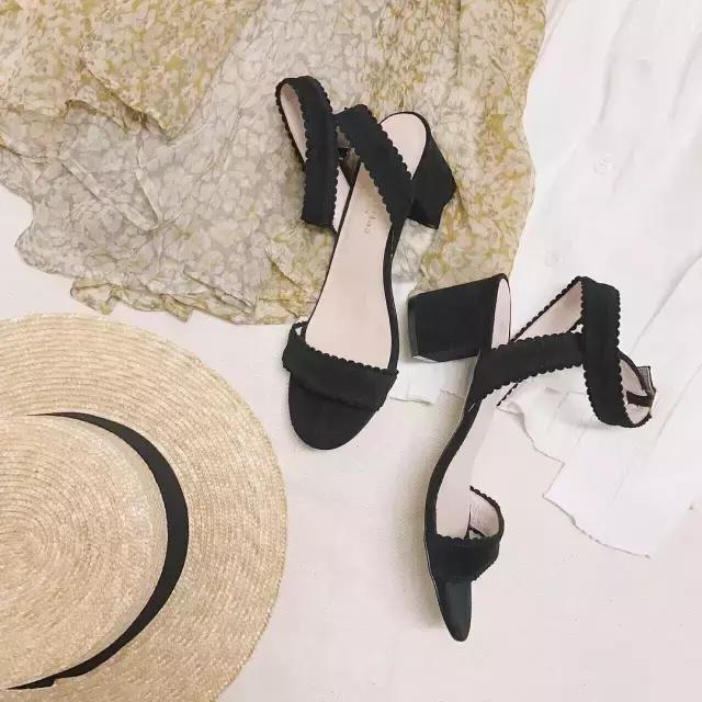 又好看又好穿的凉鞋,今夏最火4款凉鞋总有一双打动你