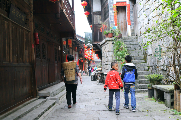 龚滩吴冠中乌江小镇 (乌江画廊龚滩古镇桃花源)